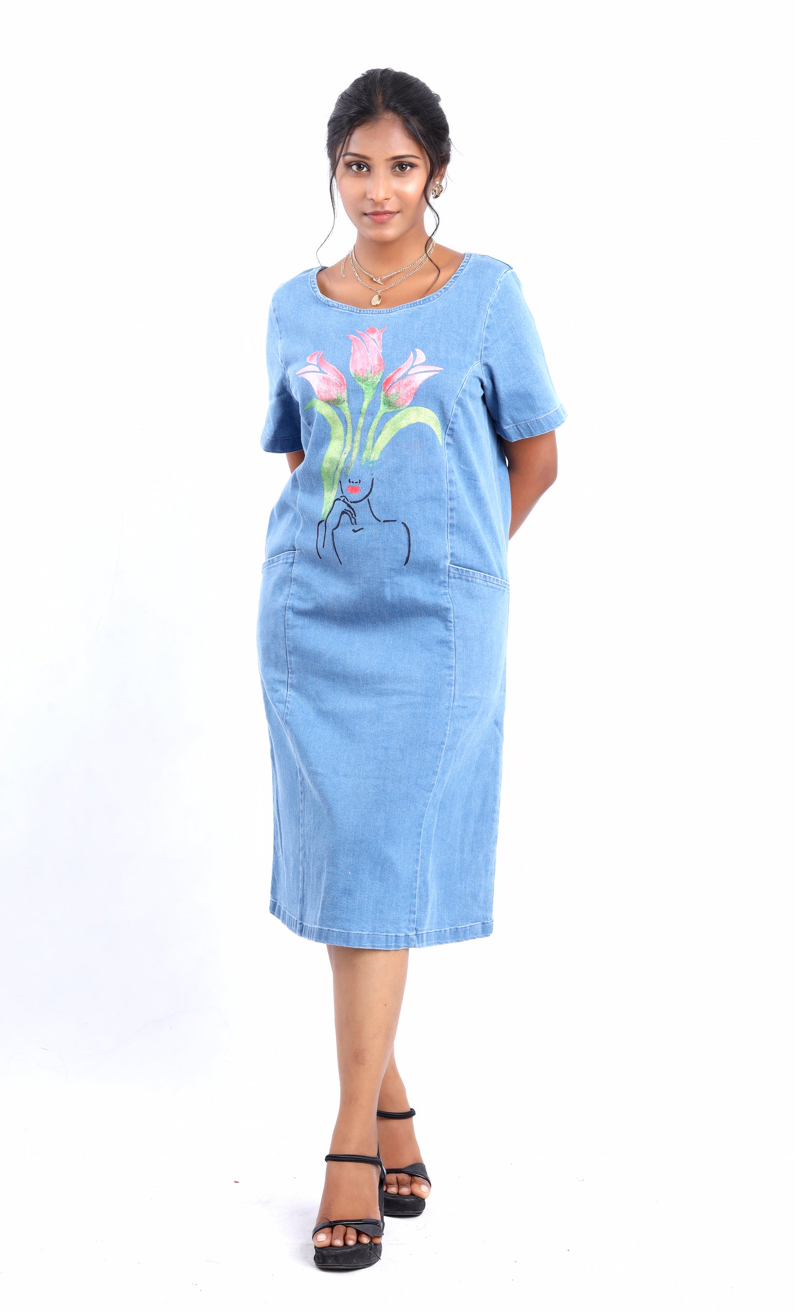 Gotamoda midi denim dress with sleeves featuring floral embroidery and a relaxed fit