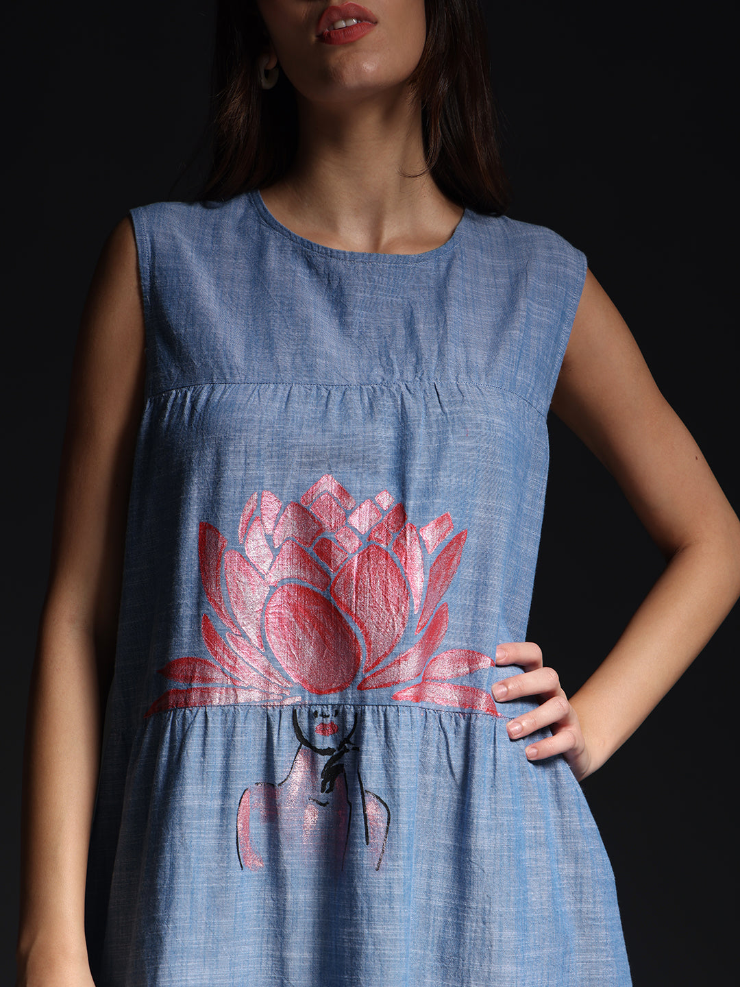 Gotamoda sleeveless maxi dress in blue with red floral print and relaxed fit