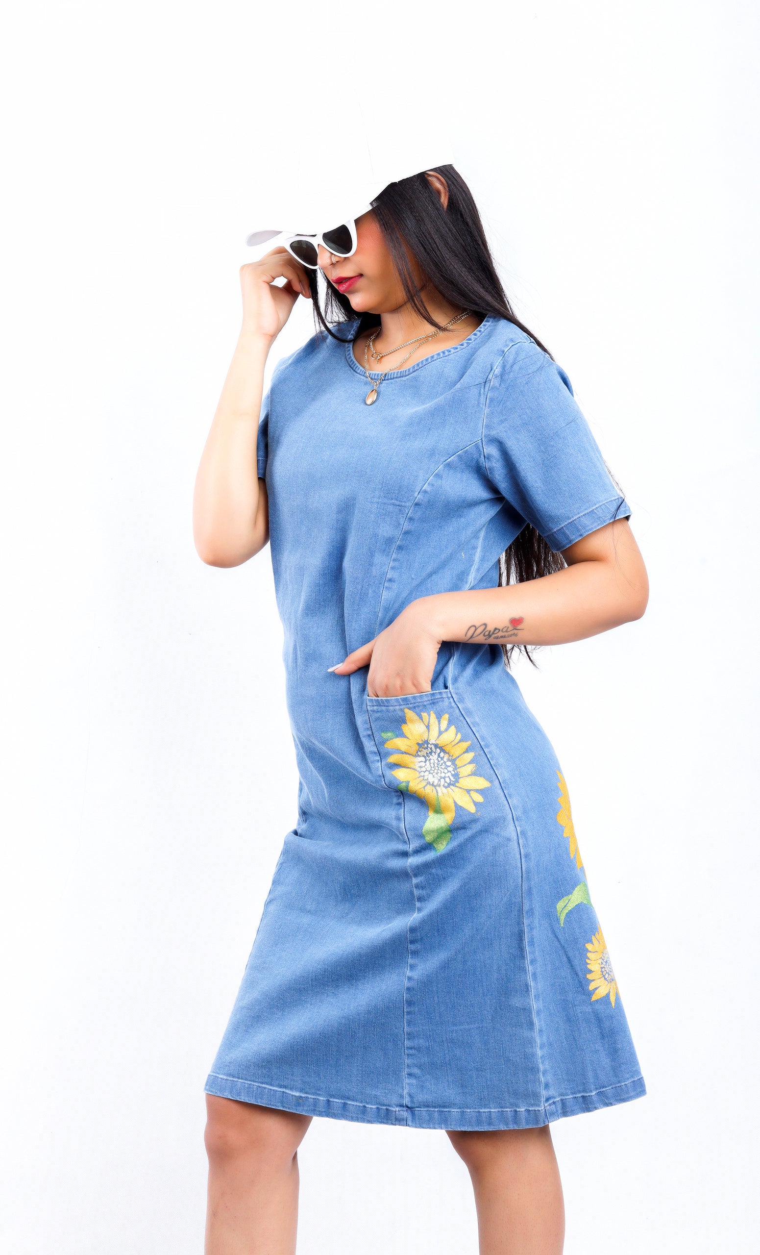 Gotamoda Sunflower Radiance Denim Dress with short sleeves and sunflower print details