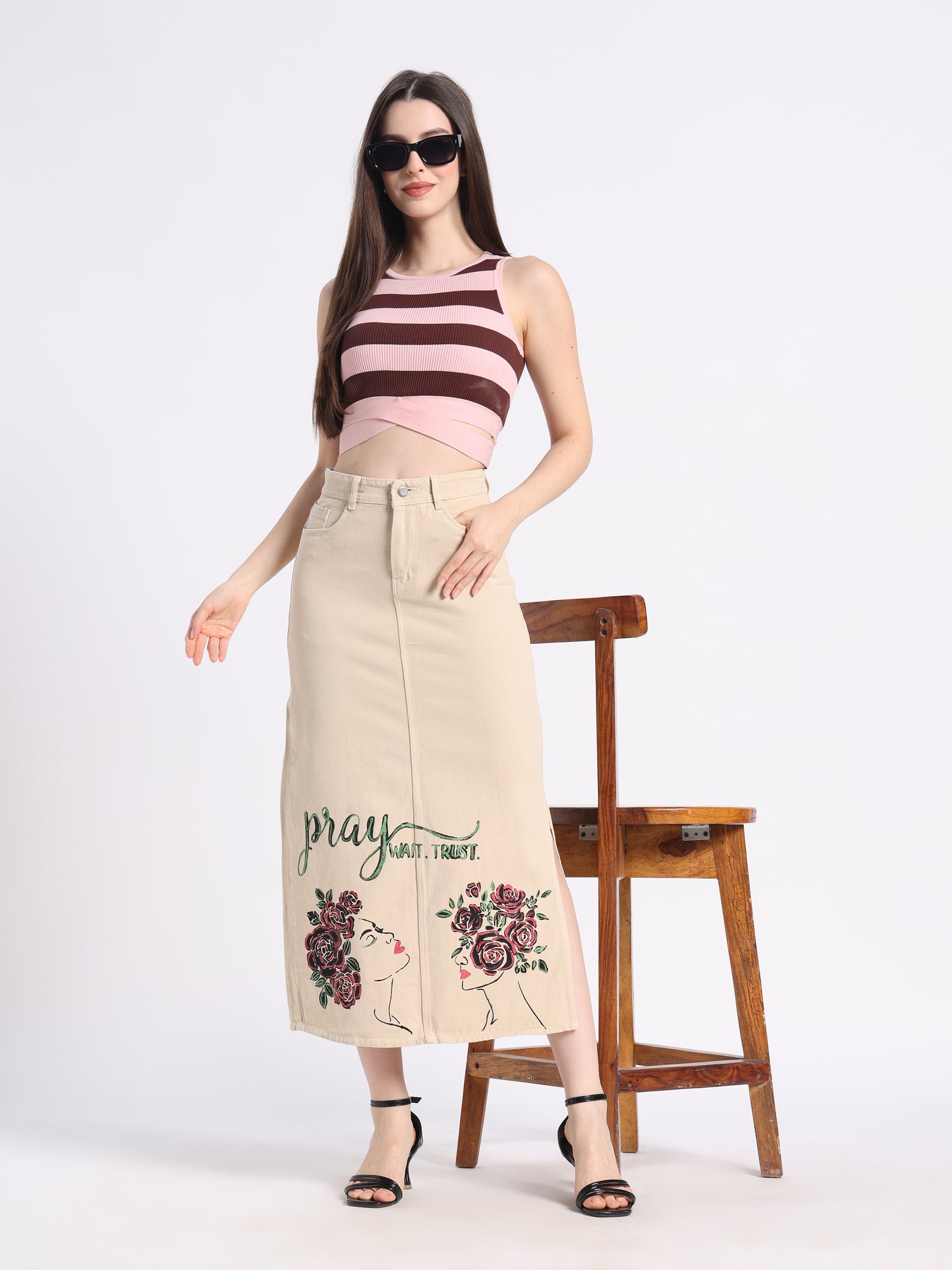 Gotamoda Christian modest fashion maxi skirt with floral design and the word pray