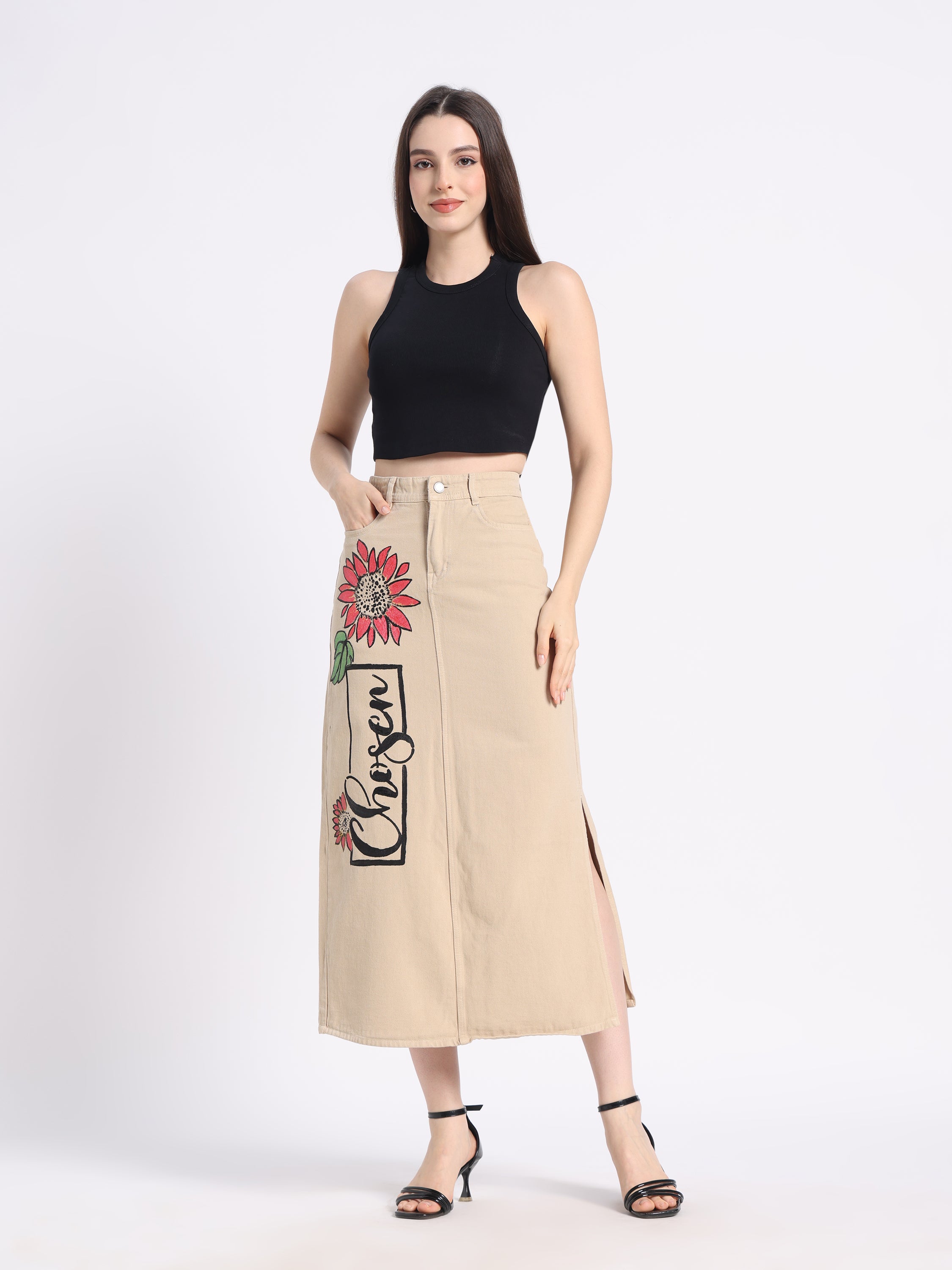 Gotamoda hand-painted denim skirt in beige with floral designs and side slits for a stylish look
