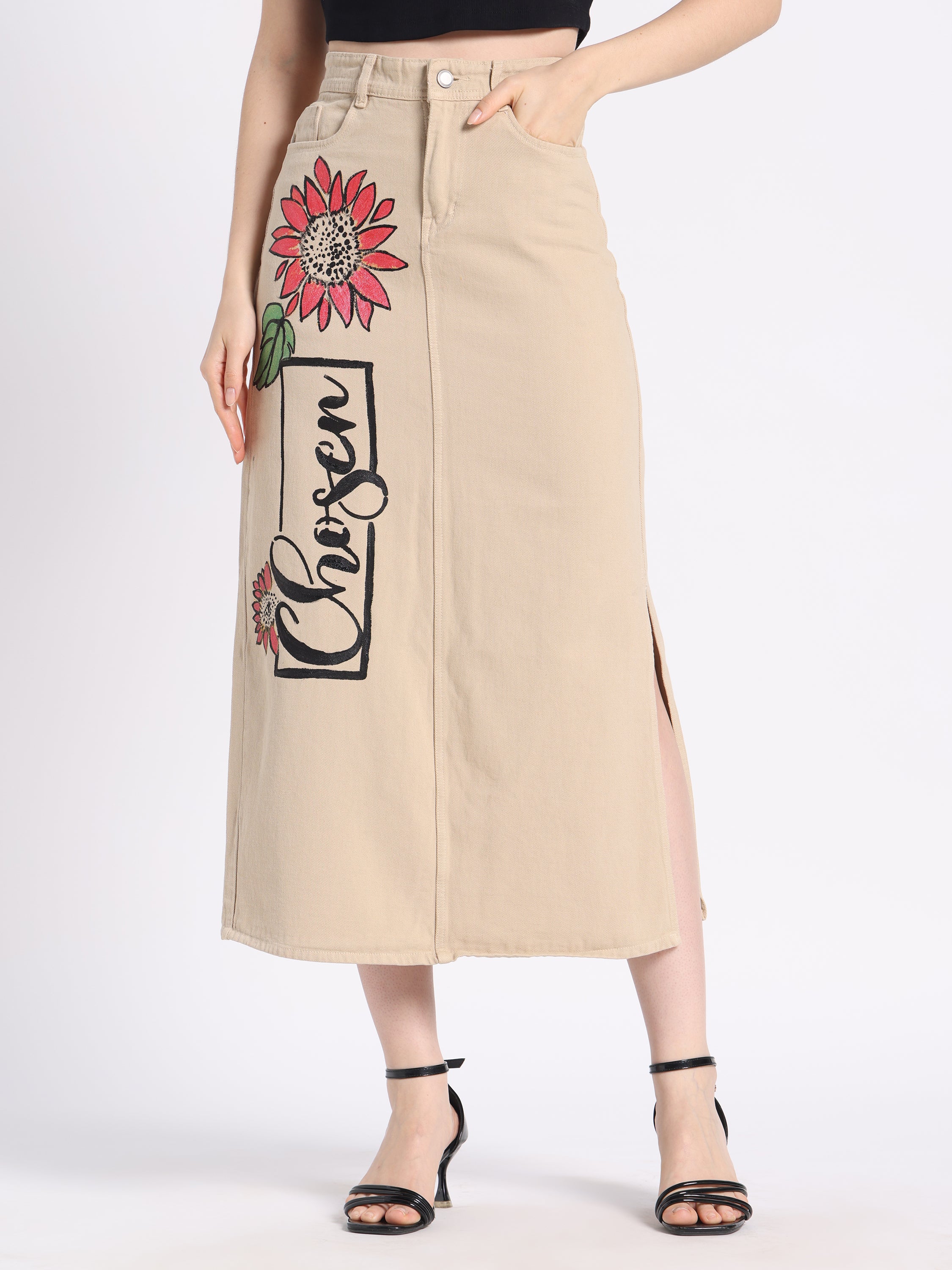 Gotamoda hand-painted denim skirt in beige with floral design and side slits for a stylish look
