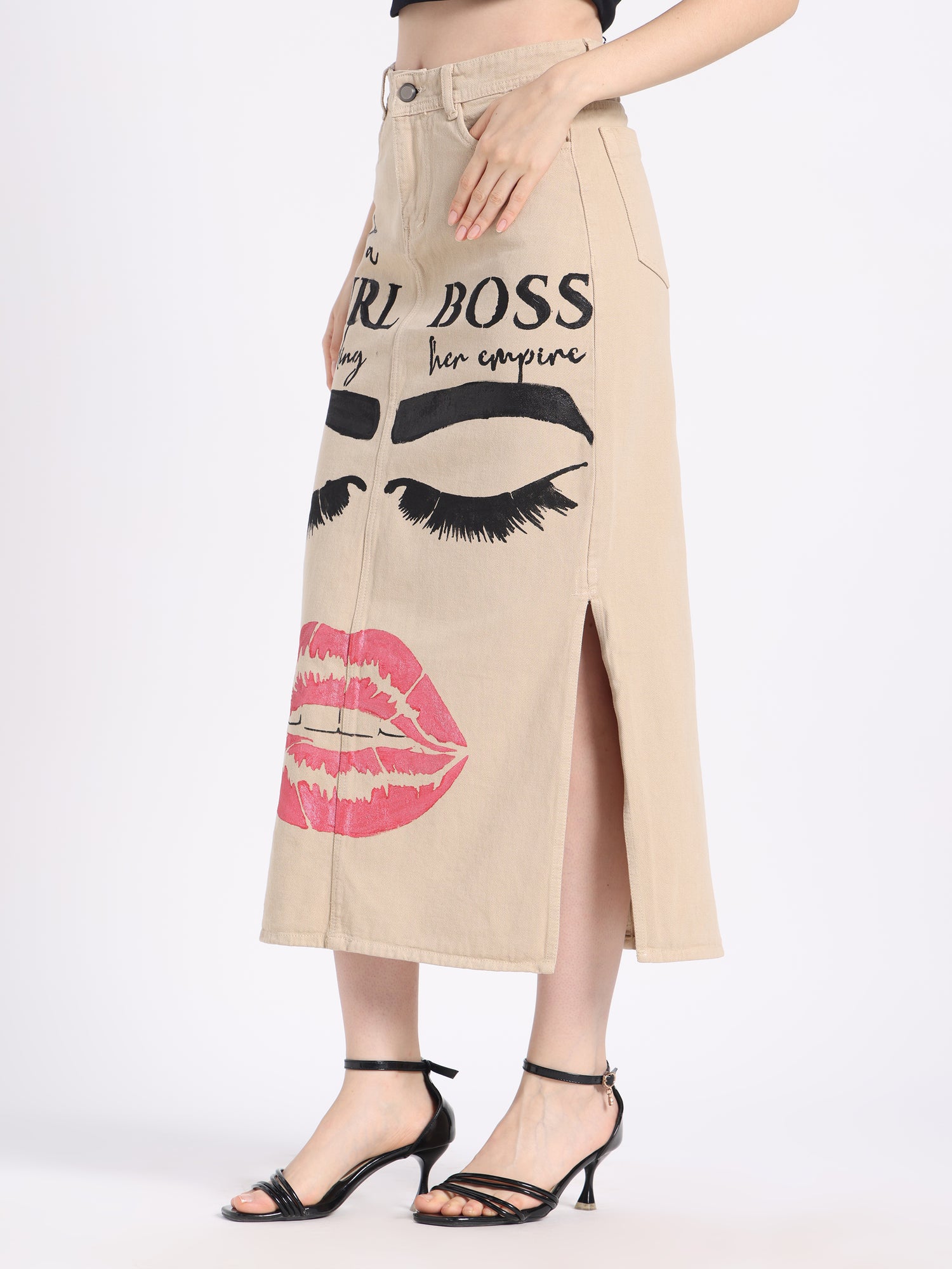 Gotamoda hand-painted denim skirt featuring artistic lip graphics and a stylish slit