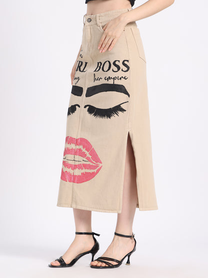 Gotamoda hand-painted denim skirt featuring artistic lip graphics and a stylish slit