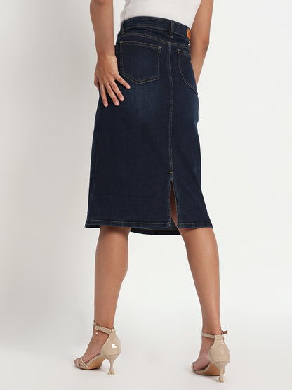 Gotamoda dark blue jeans skirt for women with back slit and pockets styled with beige heels