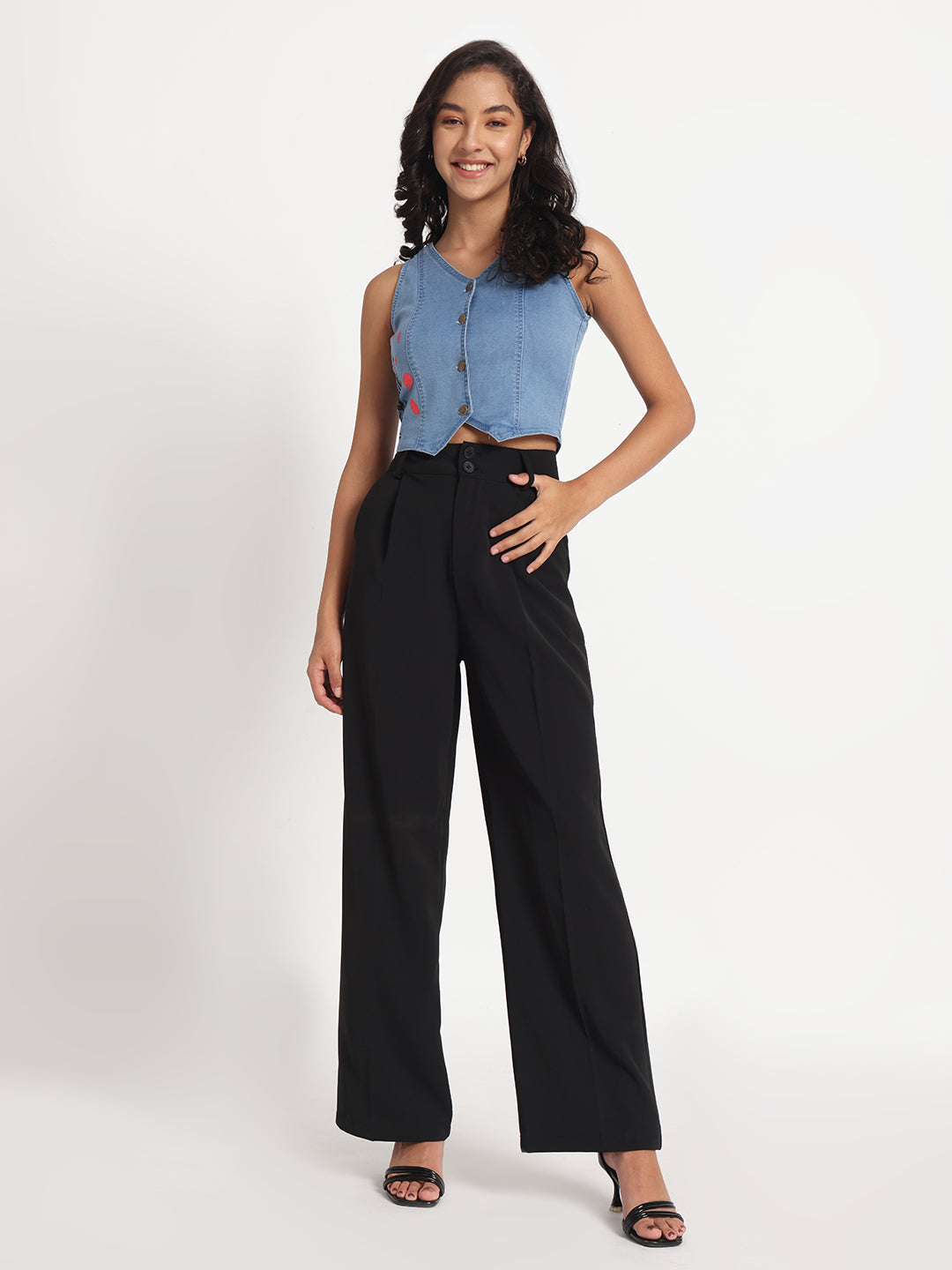 Gotamoda sleeveless blue denim Jeans Top Top paired with black high-waist wide-leg pants