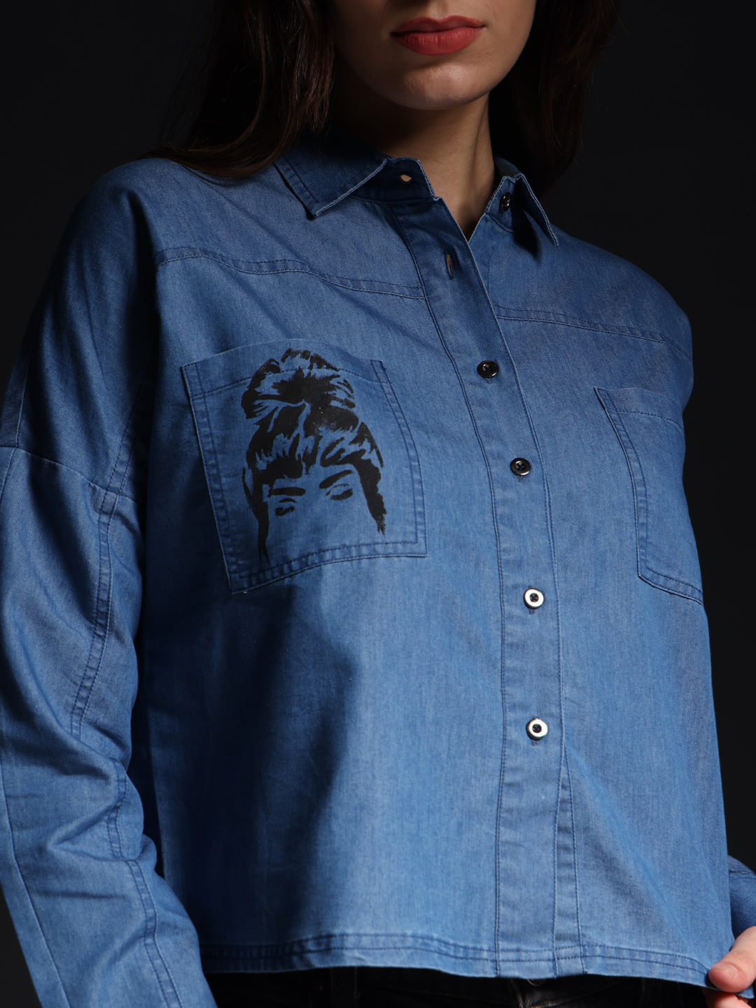 Gotamoda top jeans shirt in blue denim with front pockets and printed graphic detail